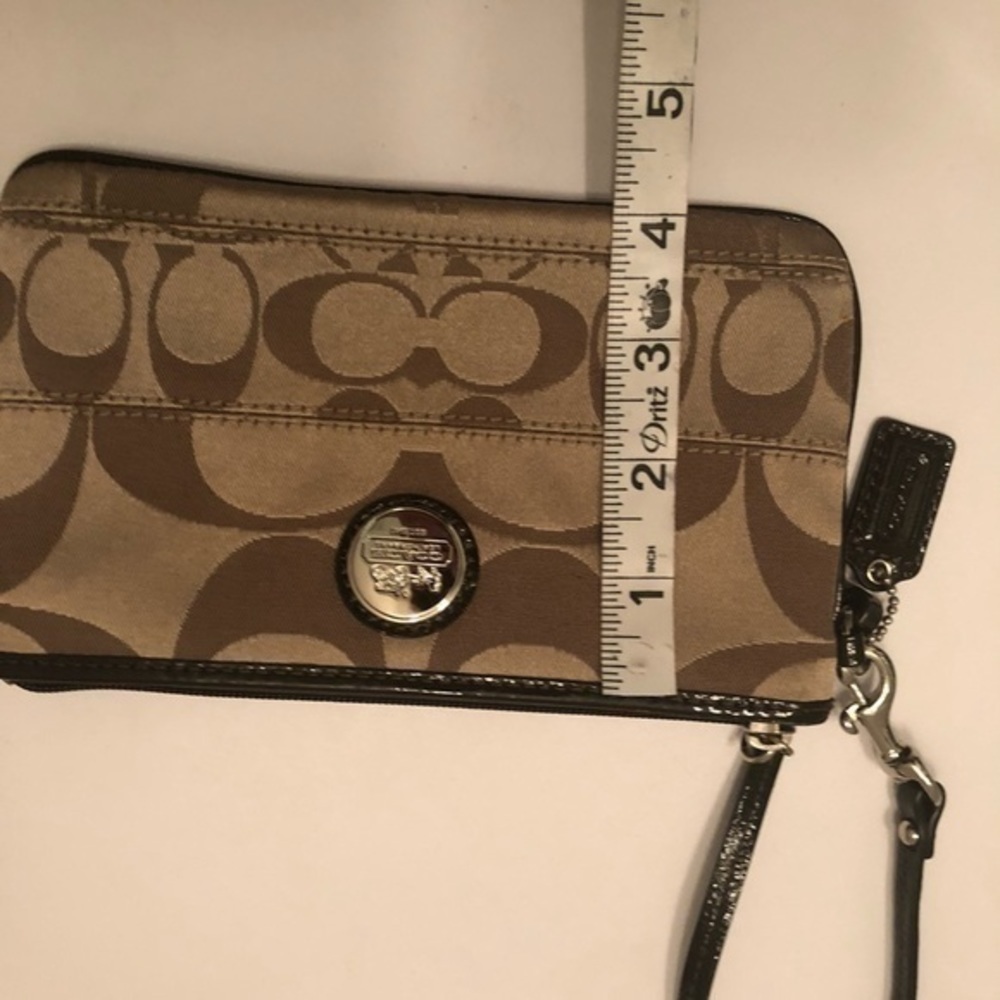 Coach brown khaki signature wristlet clutch bag - Picture 2 of 5
